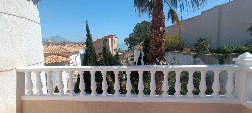 3 chambre Villa/Maison à vendre à El Campello avec piscine garage - 649 900 € (Ref: 9908924)