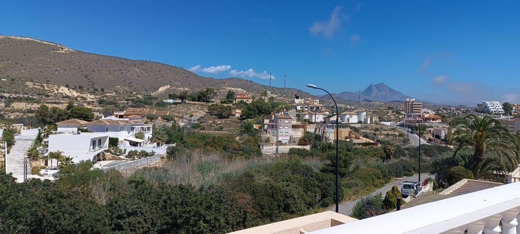 3 chambre Villa/Maison à vendre à El Campello avec piscine garage - 649 900 € (Ref: 9908924)
