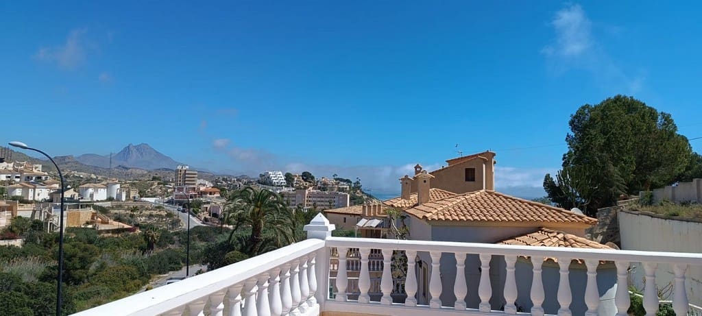 3 chambre Villa/Maison à vendre à El Campello avec piscine garage - 649 900 € (Ref: 9908924)