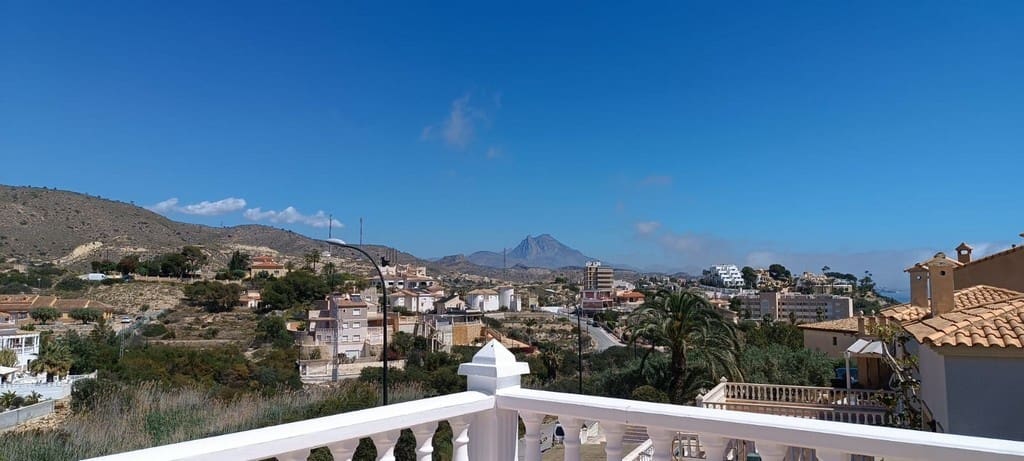 3 chambre Villa/Maison à vendre à El Campello avec piscine garage - 649 900 € (Ref: 9908924)