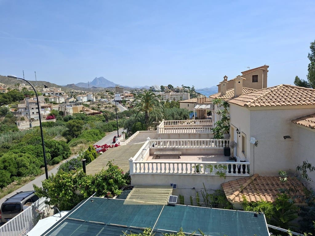 3 chambre Villa/Maison à vendre à El Campello avec piscine garage - 649 900 € (Ref: 9908924)