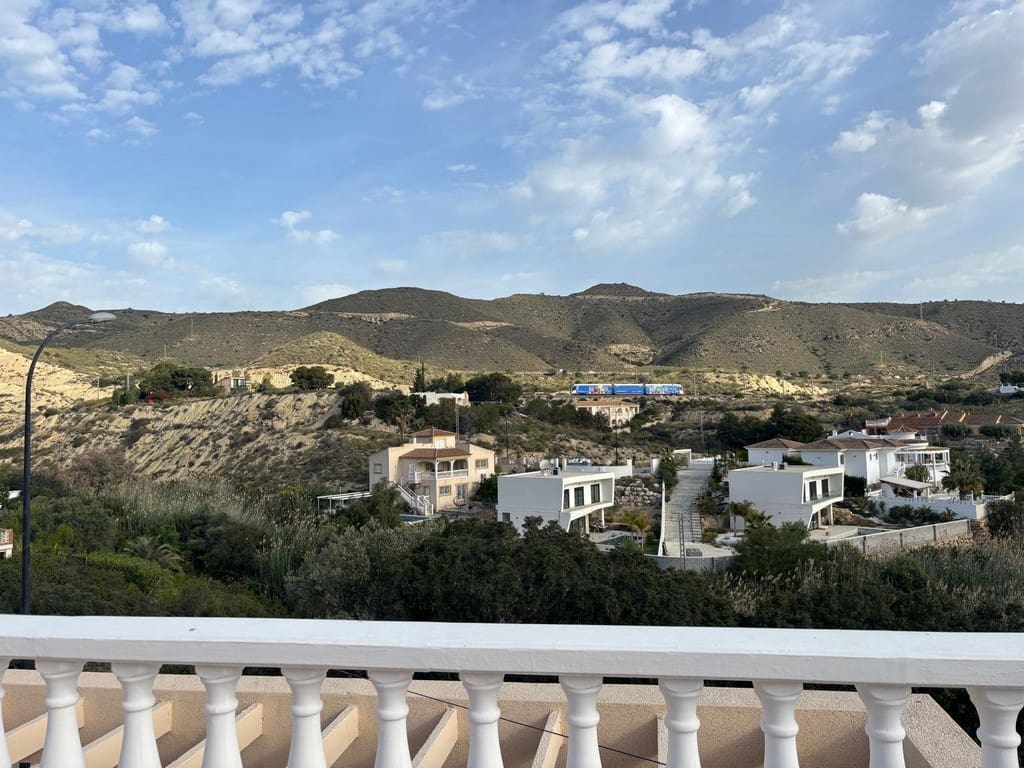 3 chambre Villa/Maison à vendre à El Campello avec piscine garage - 649 900 € (Ref: 9908924)