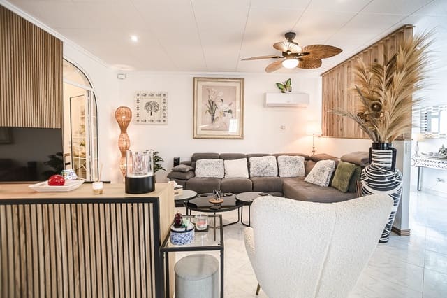 3 slaapkamer Villa te koop in La Marina, Elche / Elx met zwembad garage - € 525.000 (Ref: 9981457)