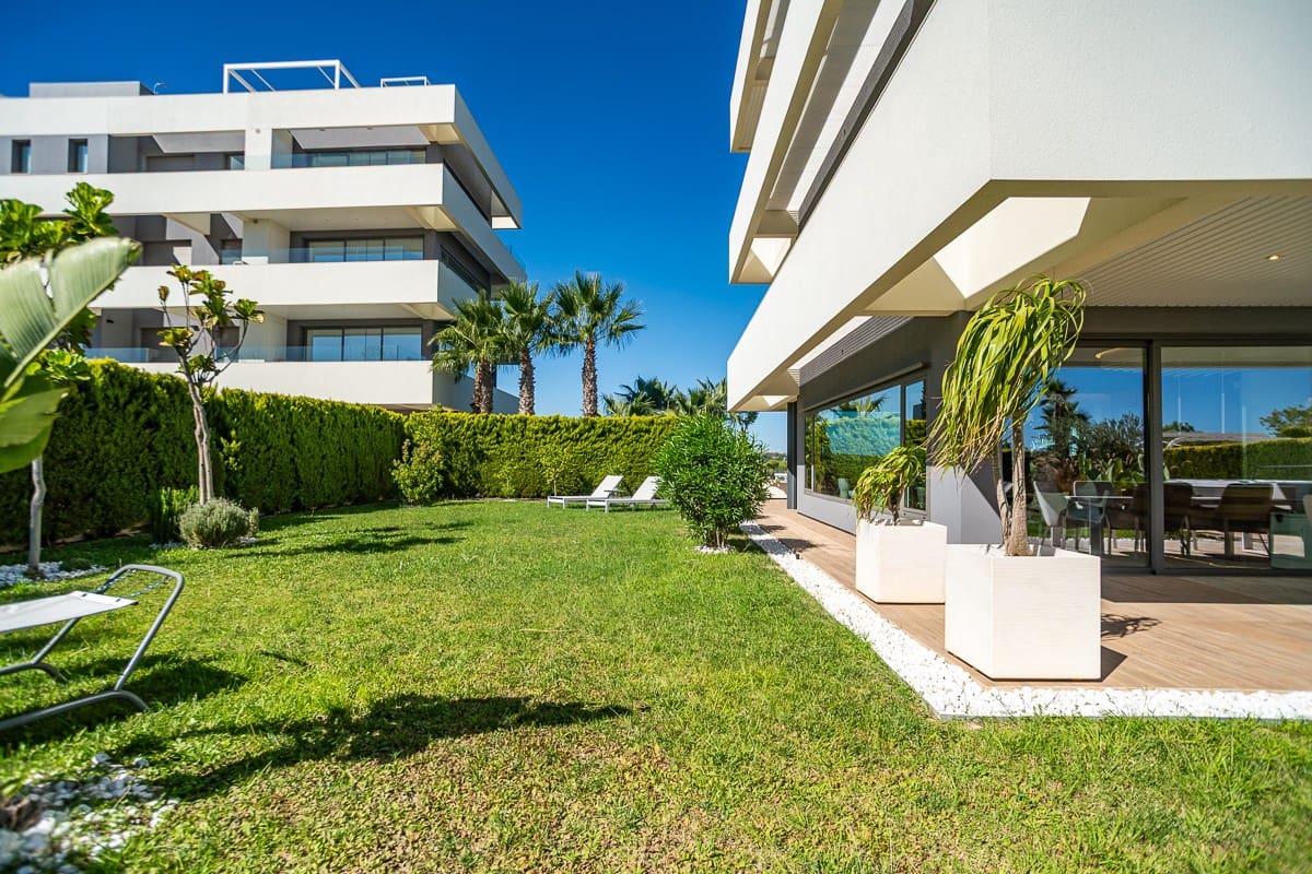 3 soveværelse Lejlighed til salg i Las Colinas Golf med swimmingpool - € 895.000 (Ref: 9981465)