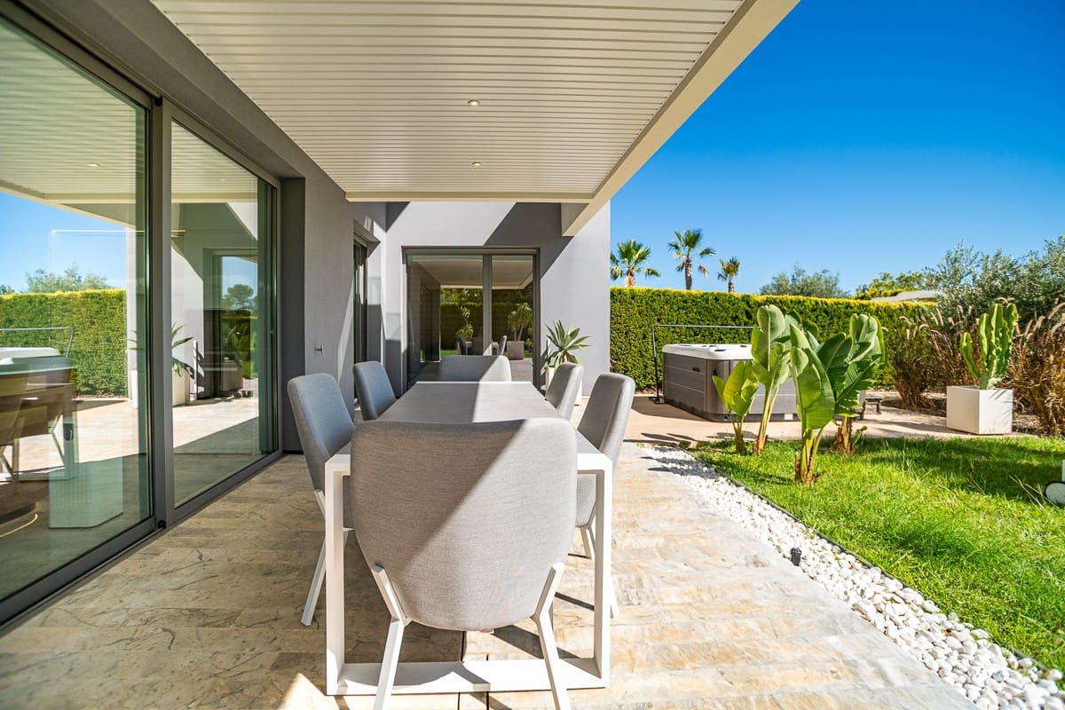 3 soveværelse Lejlighed til salg i Las Colinas Golf med swimmingpool - € 895.000 (Ref: 9981465)