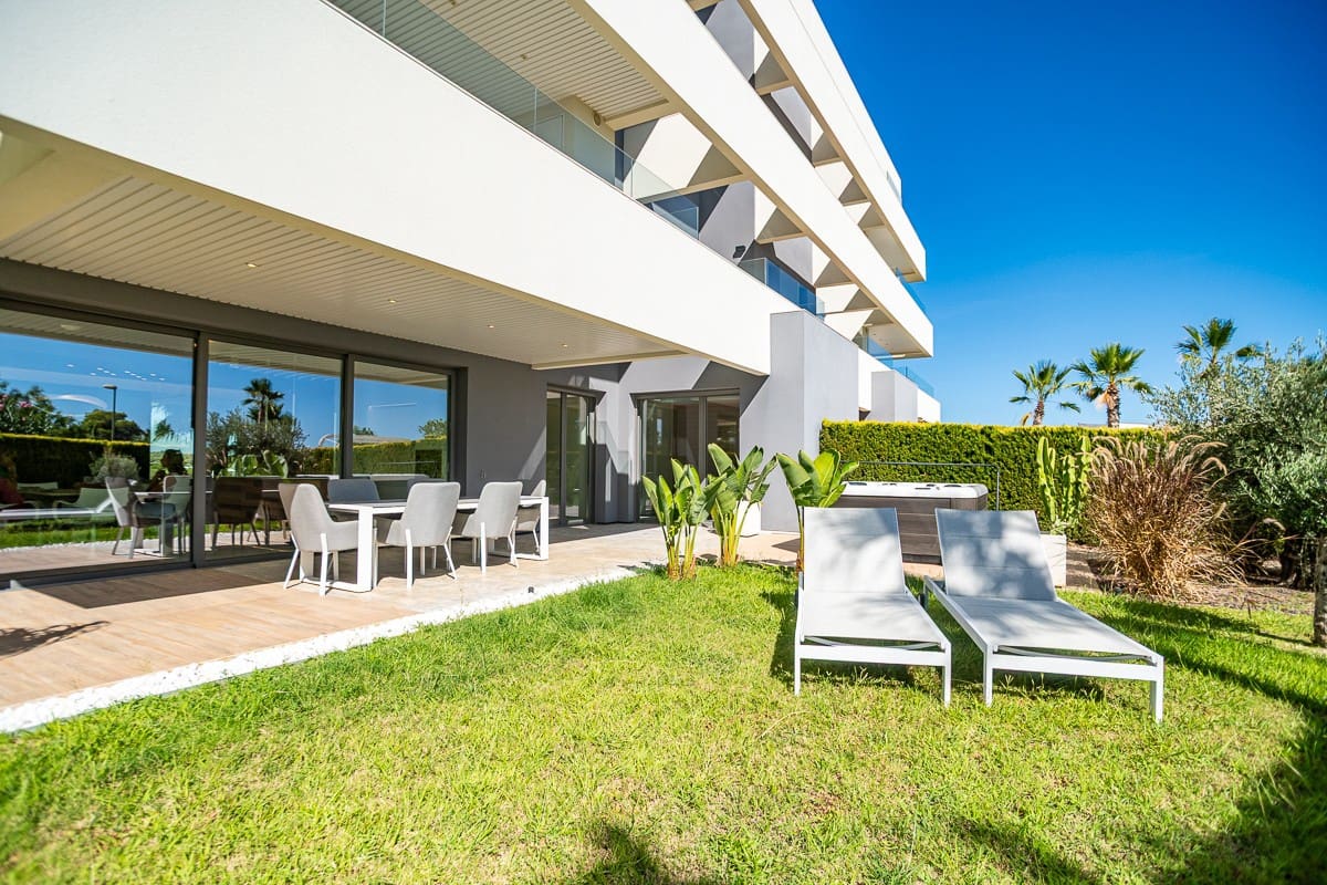 3 soveværelse Lejlighed til salg i Las Colinas Golf med swimmingpool - € 895.000 (Ref: 9981465)
