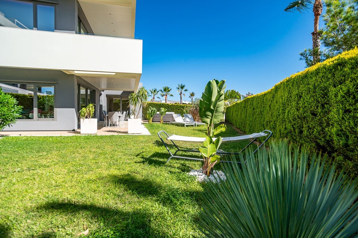 3 soveværelse Lejlighed til salg i Las Colinas Golf med swimmingpool - € 895.000 (Ref: 9981465)