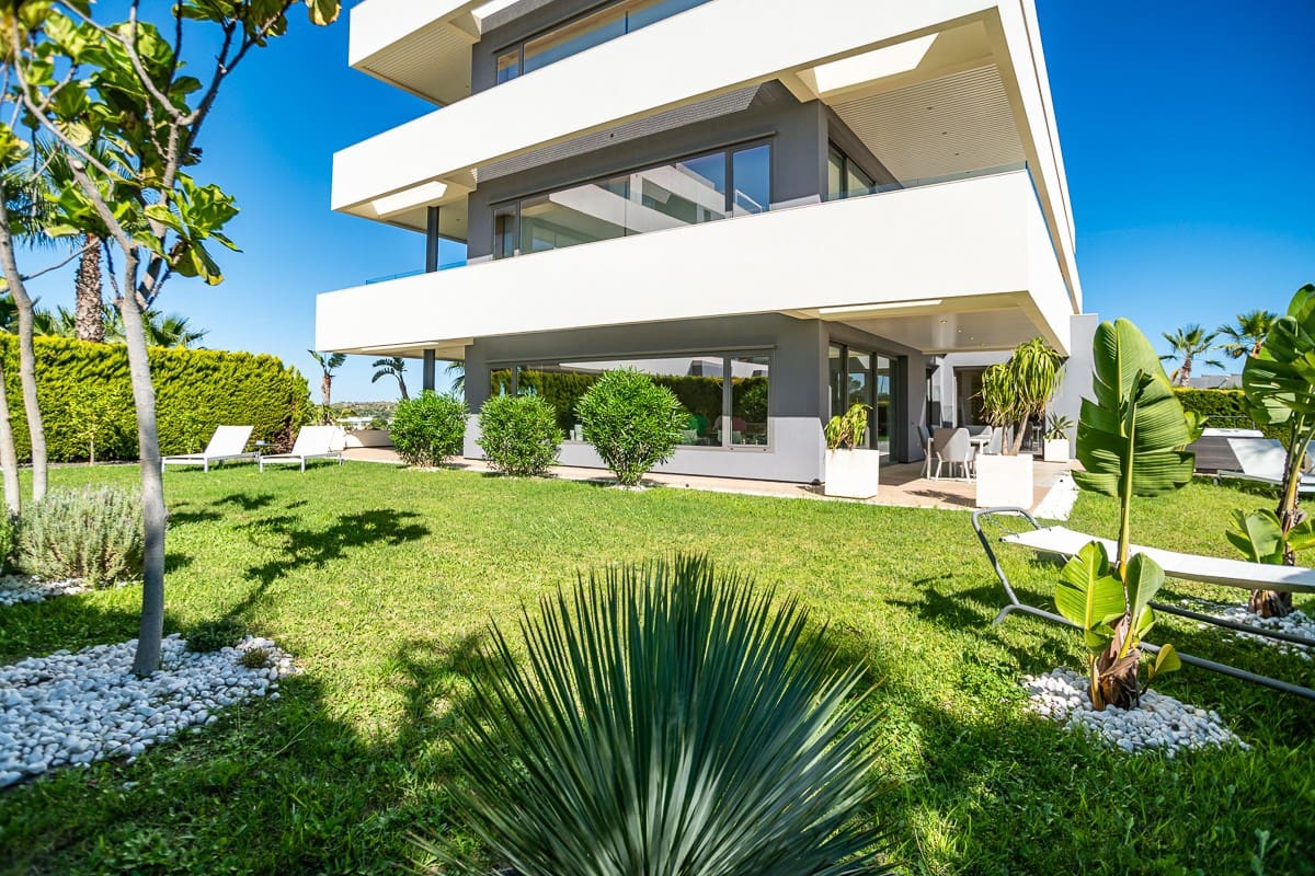 3 soveværelse Lejlighed til salg i Las Colinas Golf med swimmingpool - € 895.000 (Ref: 9981465)
