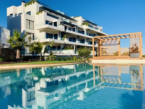 2 soveværelse Lejlighed til salg i Las Colinas Golf, Orihuela med swimmingpool - € 475.000 (Ref: 9981473)
