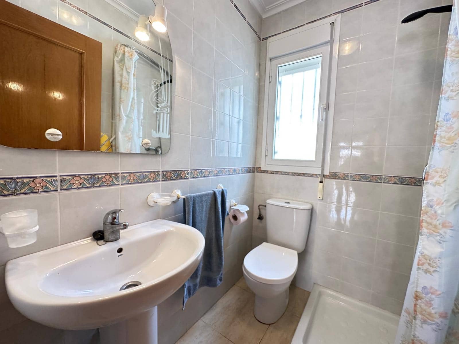 2 slaapkamer Huis te koop in El Carmoli met zwembad - € 147.500 (Ref: 9981475)