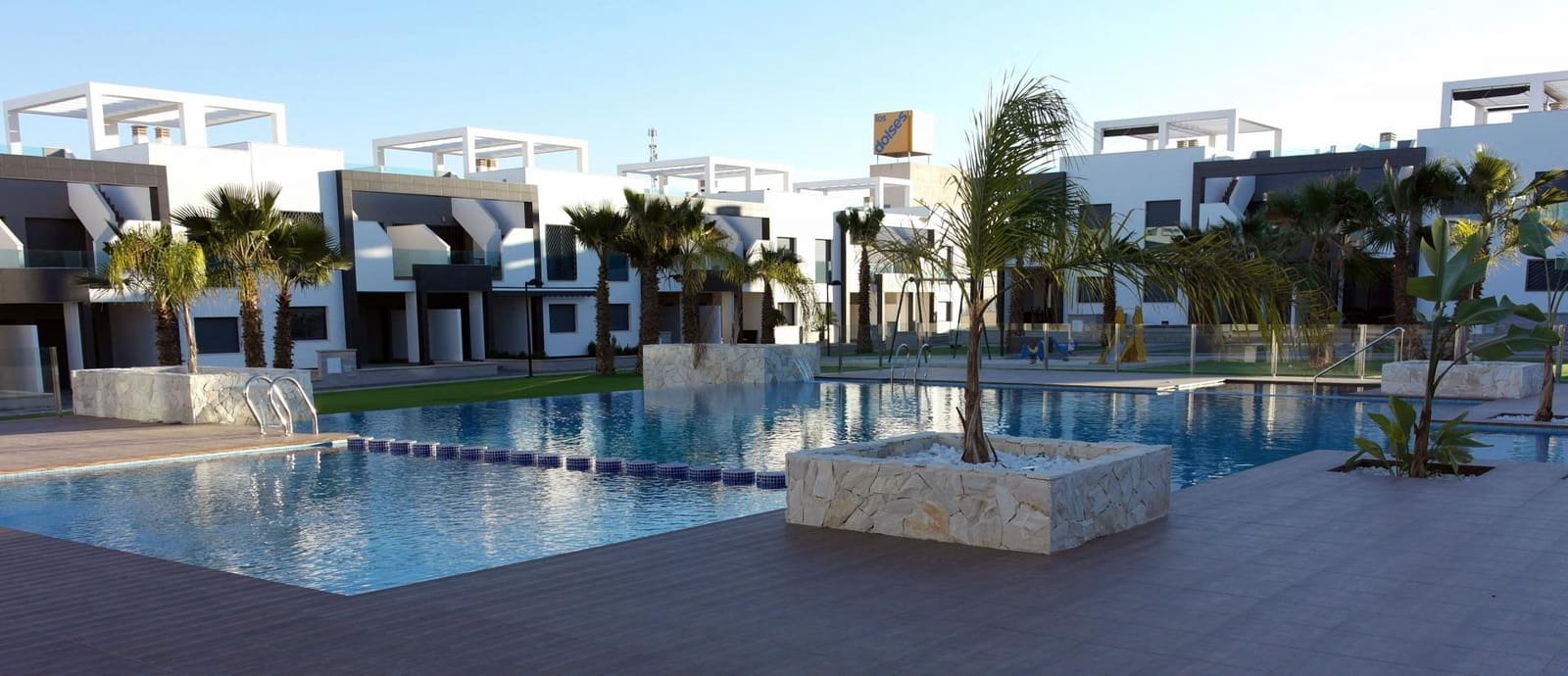 2 quarto Apartamento para venda em Guardamar del Segura com piscina - 211 000 € (Ref: 7934740)