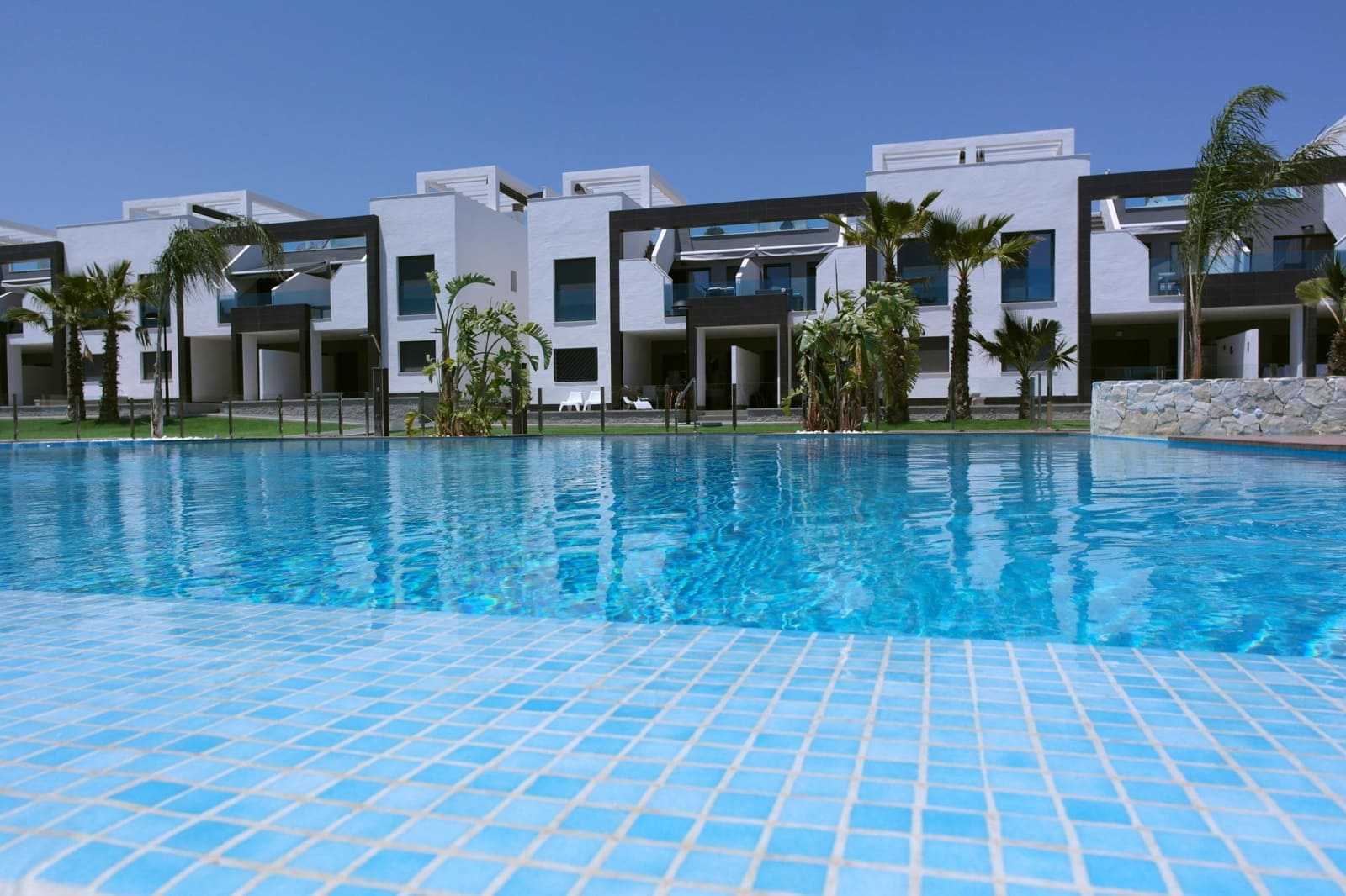 2 quarto Apartamento para venda em Guardamar del Segura com piscina - 211 000 € (Ref: 7934740)