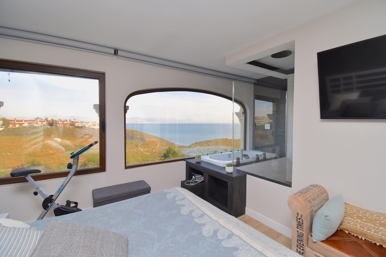 4 soverom Kjedet enebolig til salgs i Gran Alacant med svømmebasseng garasje - € 625 000 (Ref: 7934758)