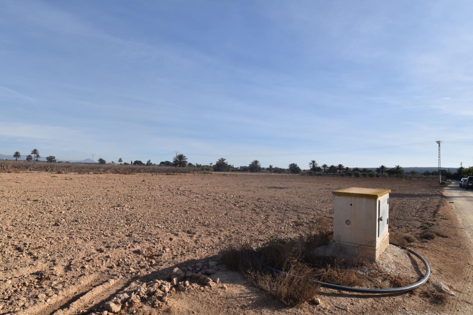 Grunde uden byggetilladelser til salg i Elche / Elx - € 160.000 (Ref: 8099904)