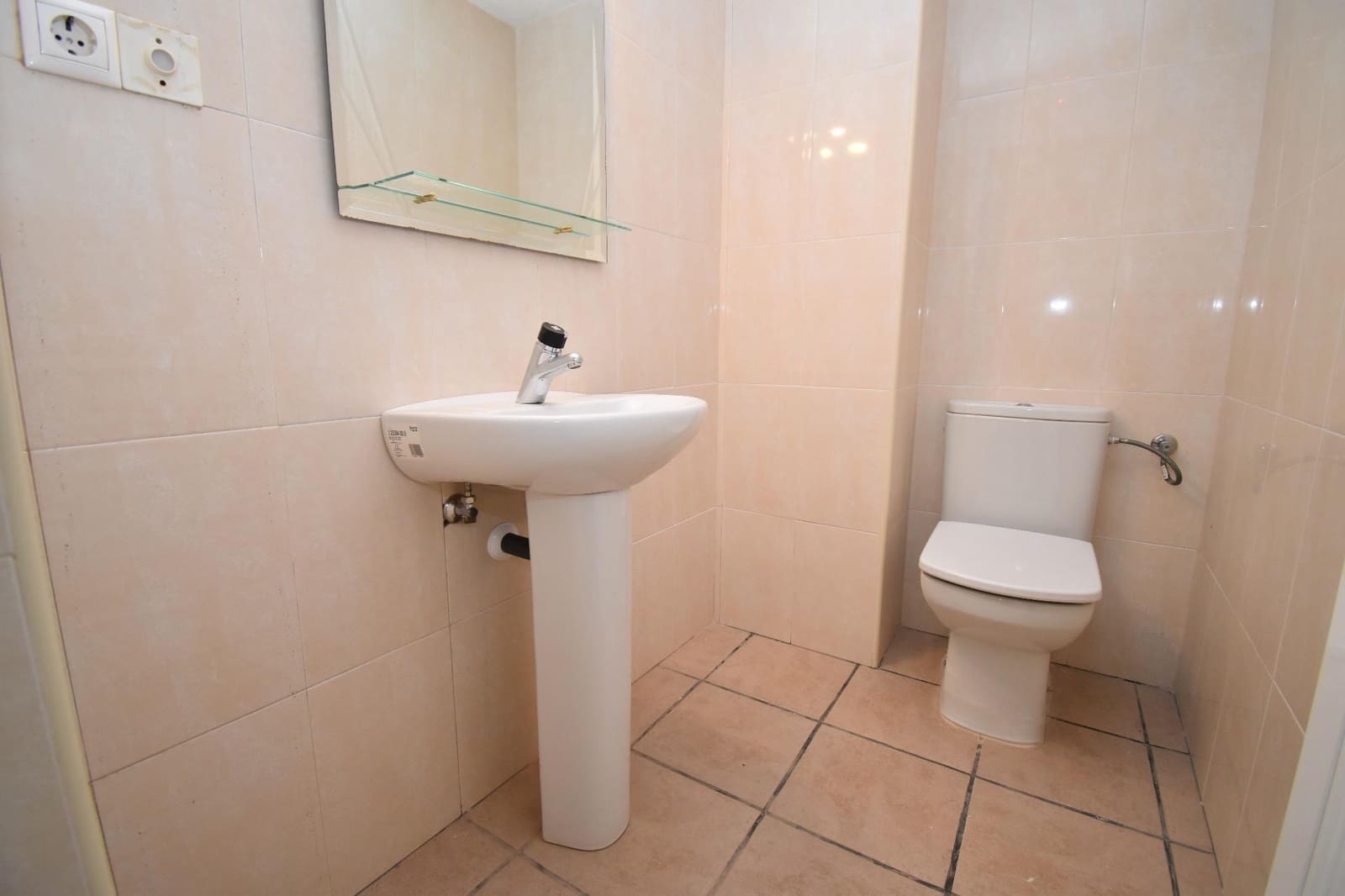 Erhverv til salg i Santa Pola - € 105.000 (Ref: 8533968)