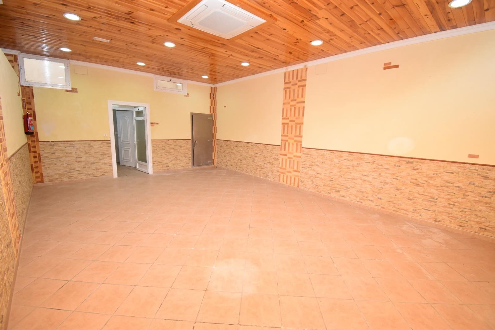 Erhverv til salg i Santa Pola - € 105.000 (Ref: 8533968)