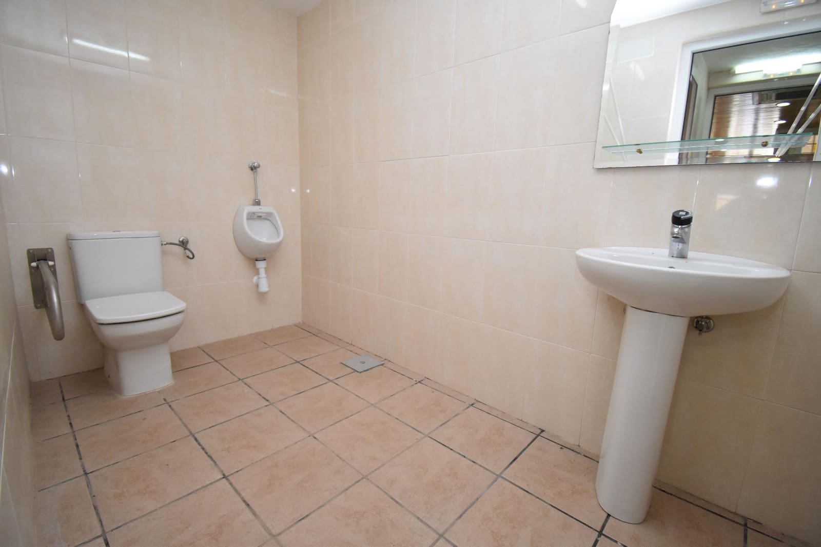 Erhverv til salg i Santa Pola - € 105.000 (Ref: 8533968)