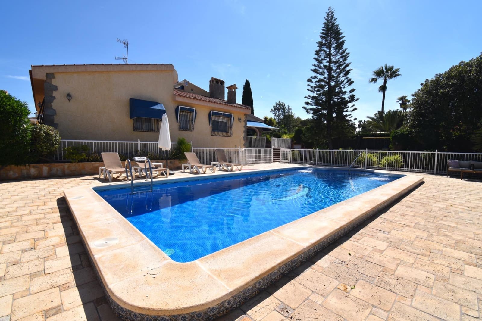 5 soverom Villa til salgs i Santa Pola med svømmebasseng - € 1 175 000 (Ref: 8549485)