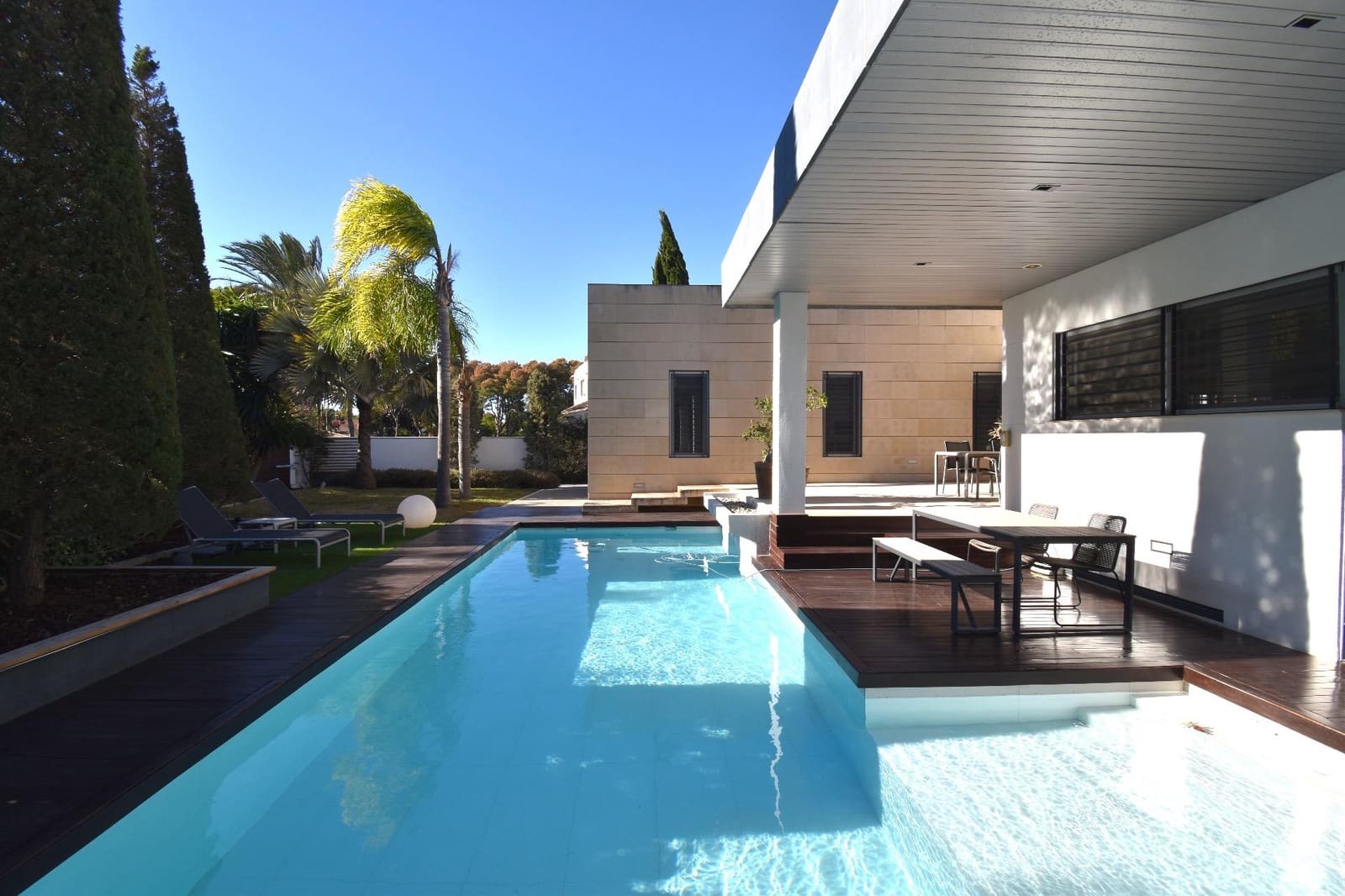 4 quarto Moradia para venda em Valverde com piscina garagem - 998 000 € (Ref: 8624284)