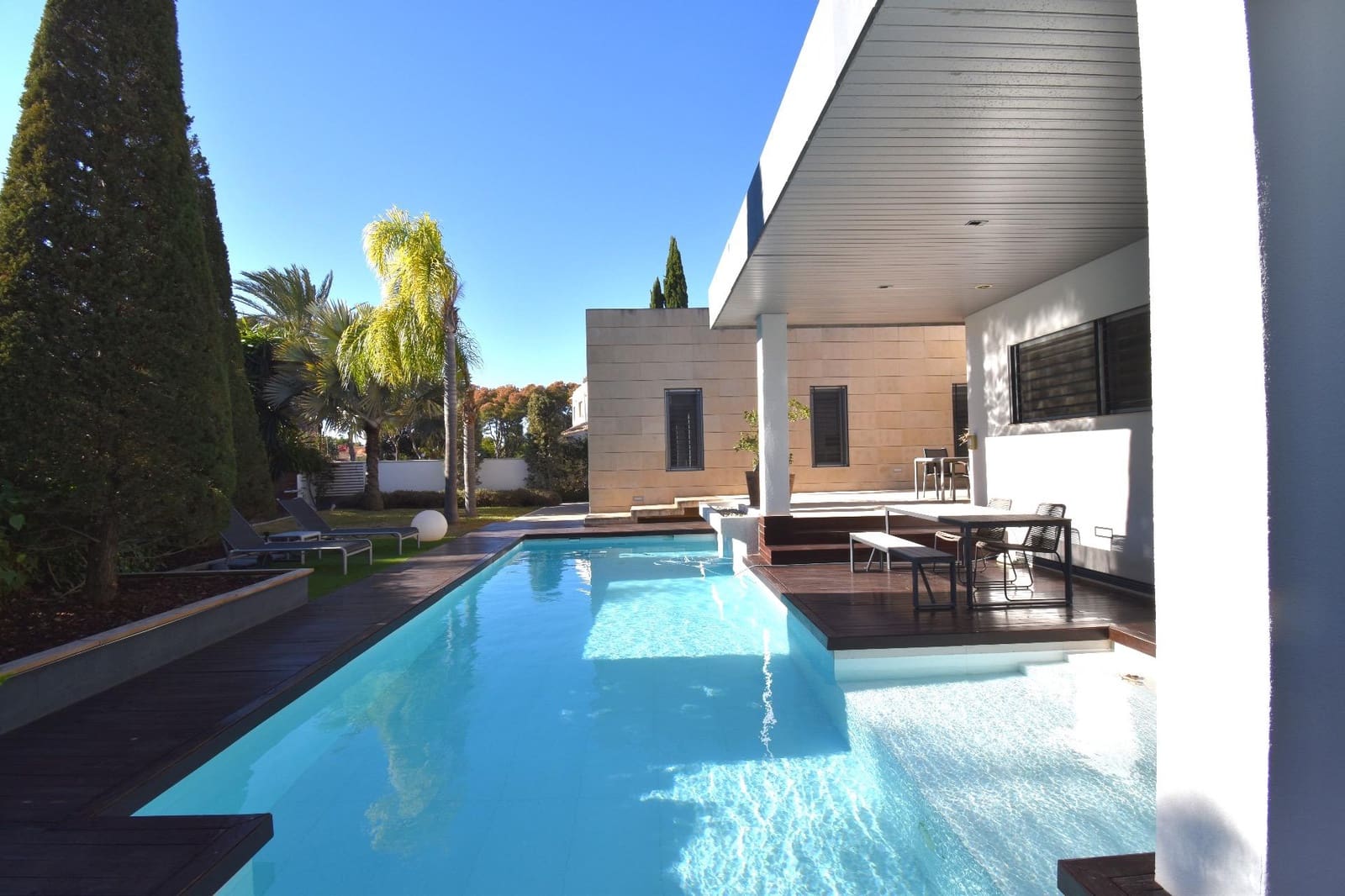 4 quarto Moradia para venda em Valverde com piscina garagem - 998 000 € (Ref: 8624284)