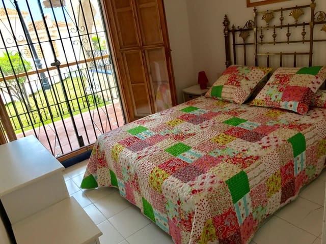 2 bedroom Apartment for sale in Santa Pola with pool - € 252,000 (Ref: 8662977)