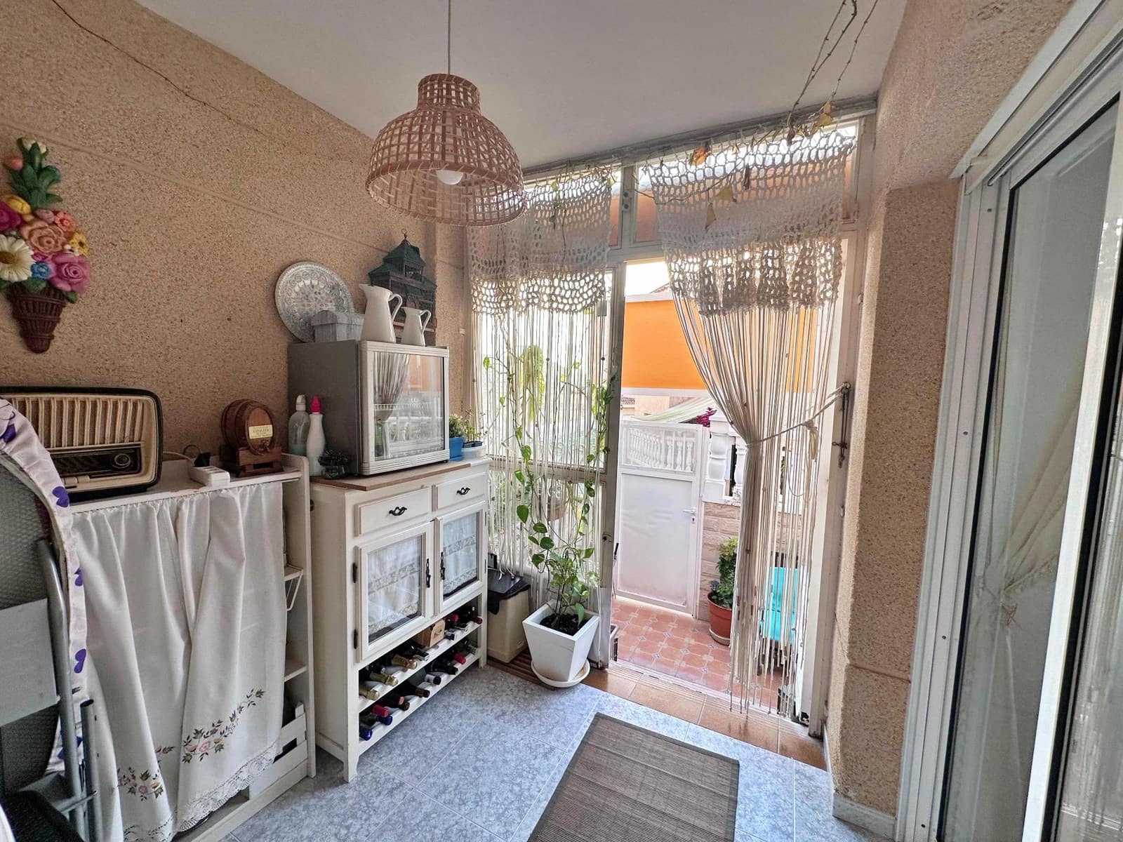 3 sypialnia Bungalow na sprzedaż w Santa Pola z basenem garażem - 254 000 € (Ref: 8756120)