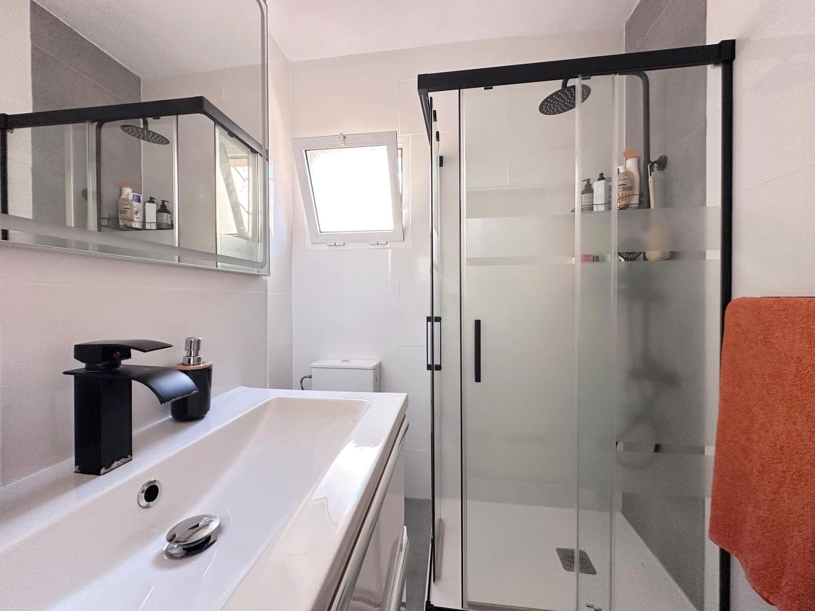 3 sypialnia Bungalow na sprzedaż w Santa Pola z basenem garażem - 254 000 € (Ref: 8756120)