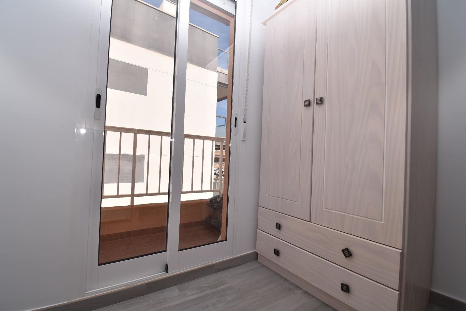 Piso de 3 habitaciones en Santa Pola en venta - 298.000 € (Ref: 8838675)