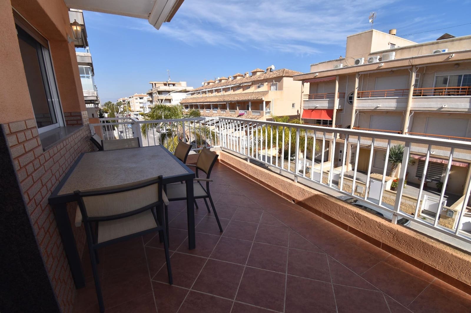 Piso de 3 habitaciones en Santa Pola en venta - 298.000 € (Ref: 8838675)
