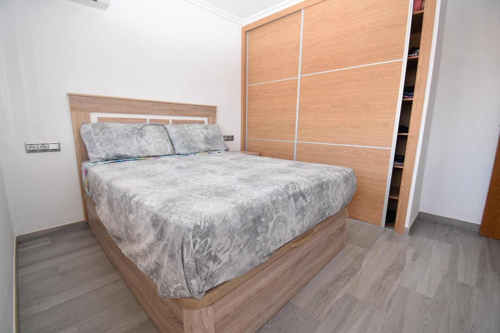 Piso de 3 habitaciones en Santa Pola en venta - 298.000 € (Ref: 8838675)