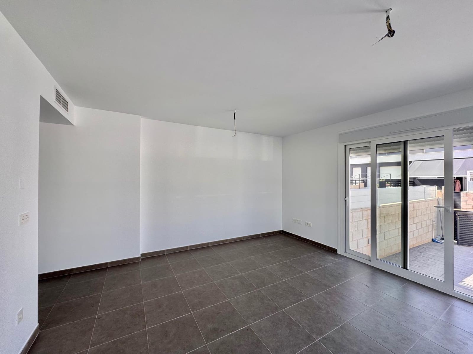 2 soverom Leilighet til salgs i Gran Alacant med svømmebasseng garasje - € 249 000 (Ref: 9073579)