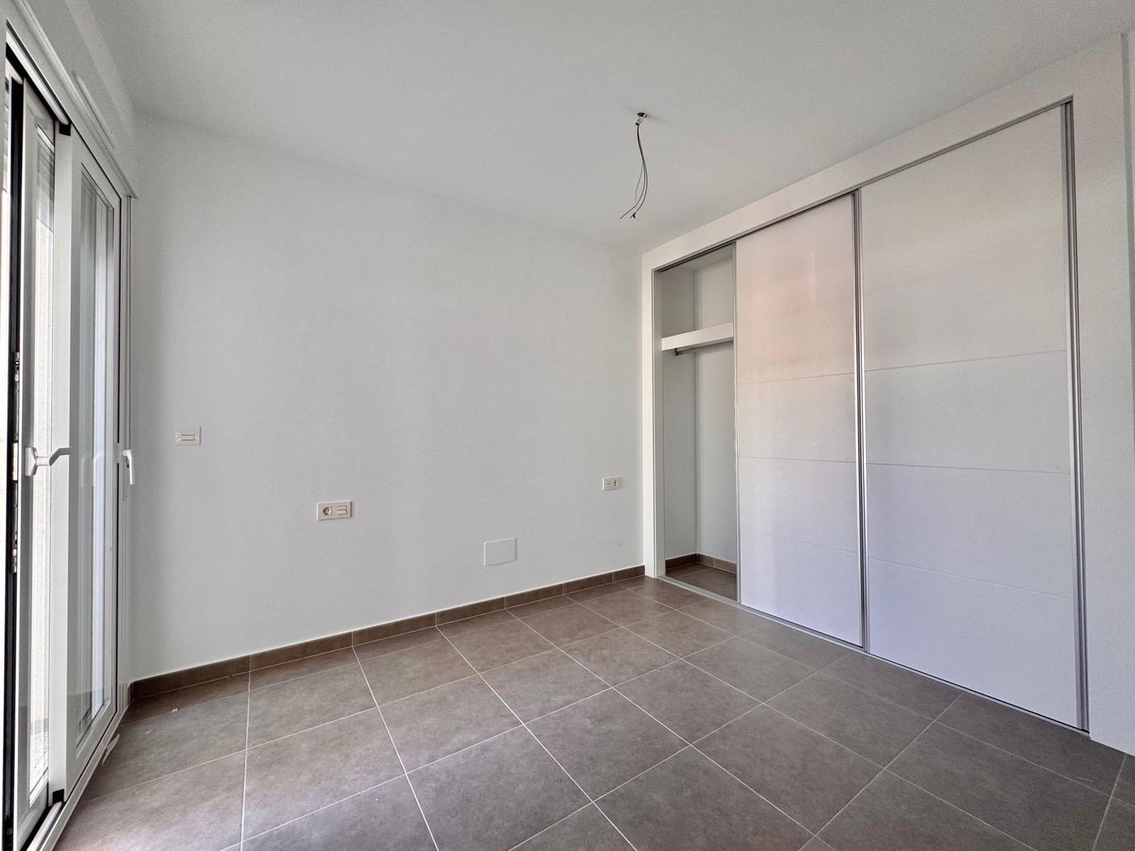 2 soverom Leilighet til salgs i Gran Alacant med svømmebasseng garasje - € 249 000 (Ref: 9073579)