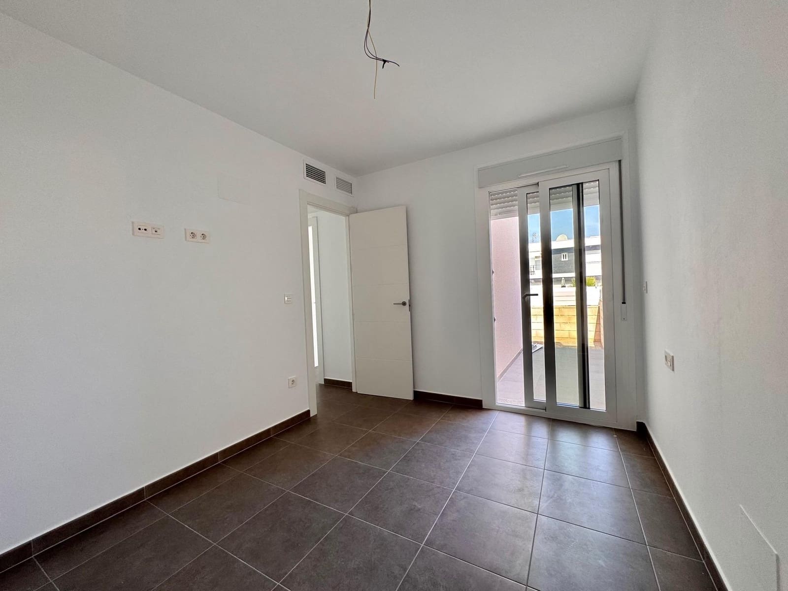 2 soverom Leilighet til salgs i Gran Alacant med svømmebasseng garasje - € 249 000 (Ref: 9073579)