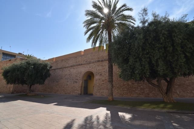 Tontti myytävänä paikassa Playa Levante, Santa Pola - 115 000 € (Ref: 9147402)