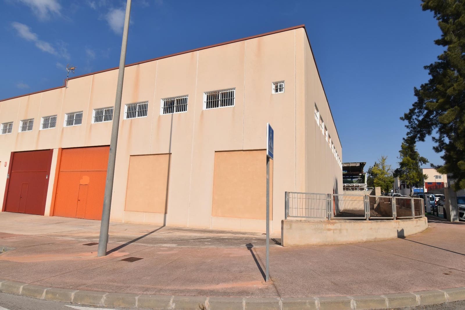 Virksomhed til salg i Santa Pola med garage - € 375.000 (Ref: 9147407)