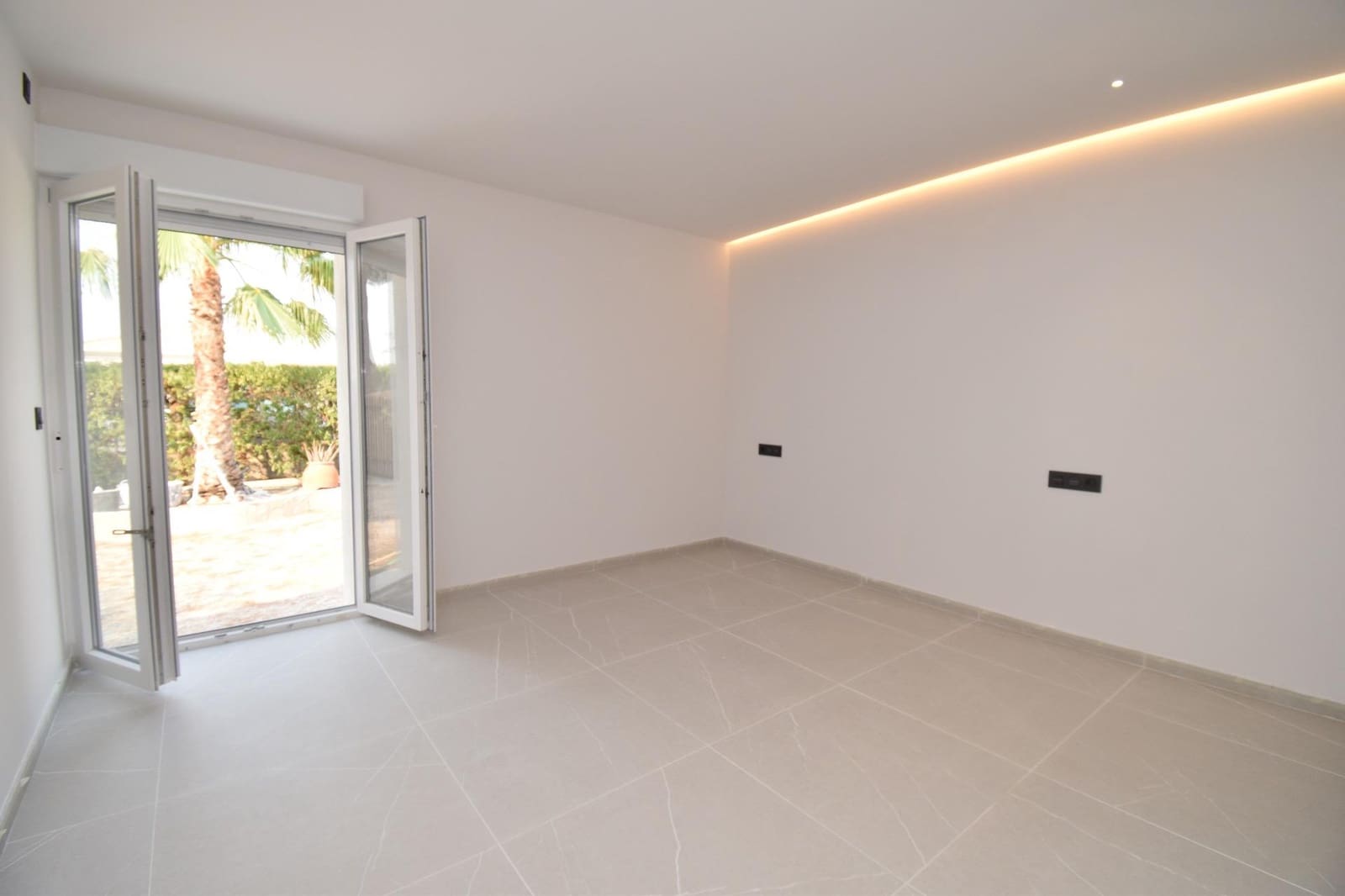 4 soveværelse Villa til salg i Valverde med garage - € 570.000 (Ref: 9220197)