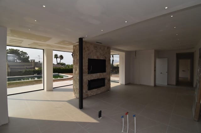 4 soveværelse Villa til salg i Valverde, Elche / Elx med garage - € 570.000 (Ref: 9220197)