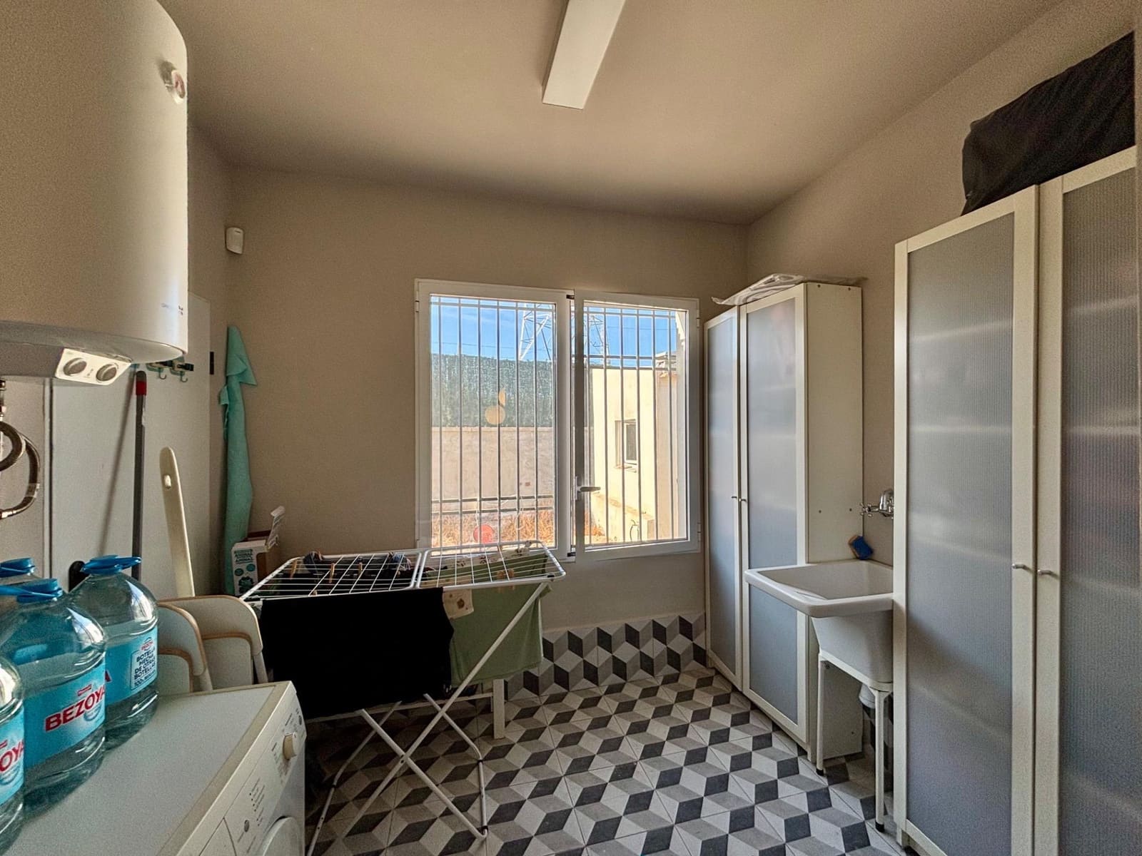 3 soveværelse Villa til salg i Matola med swimmingpool garage - € 399.000 (Ref: 9240297)