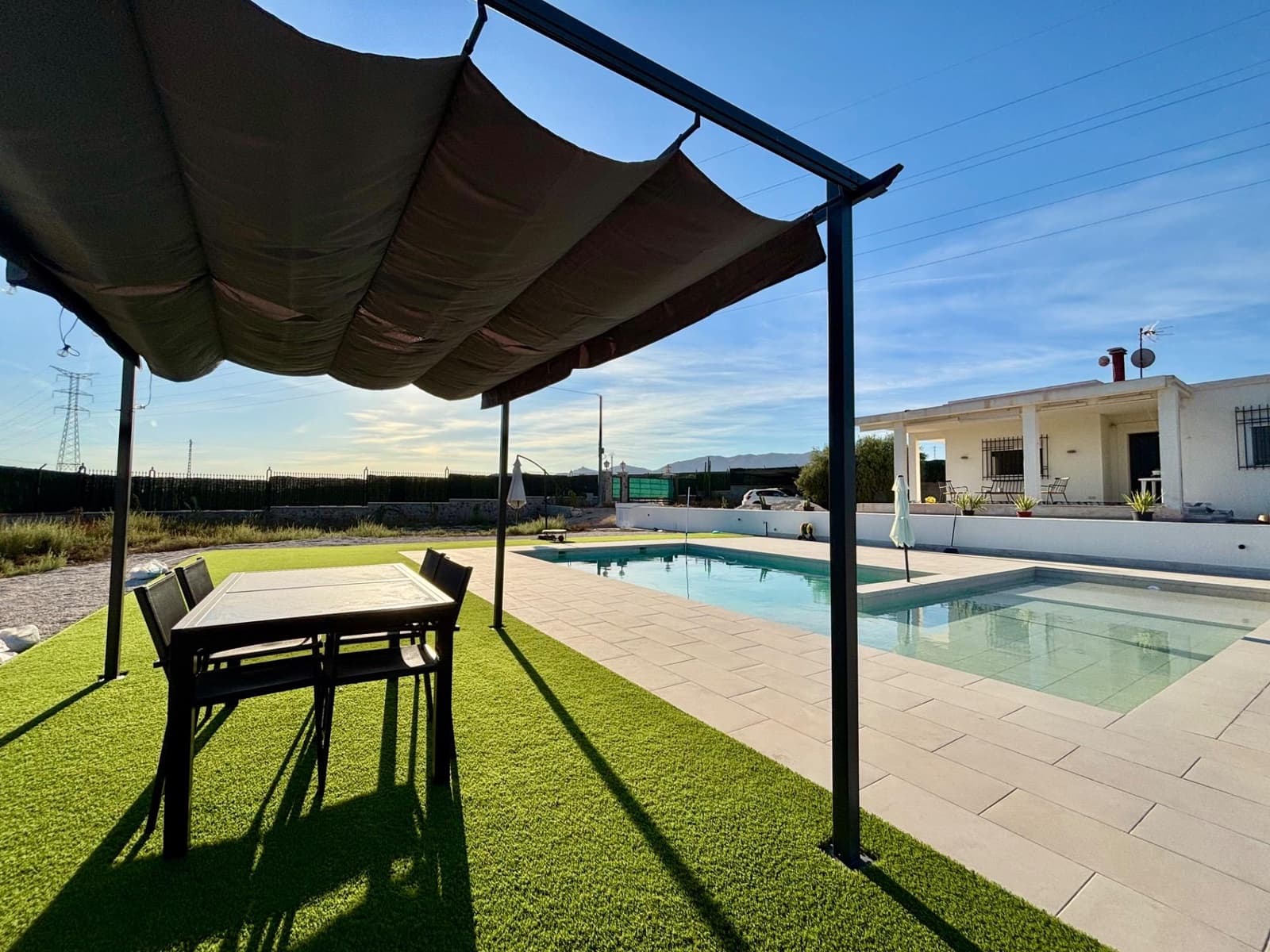 3 soveværelse Villa til salg i Matola med swimmingpool garage - € 399.000 (Ref: 9240297)