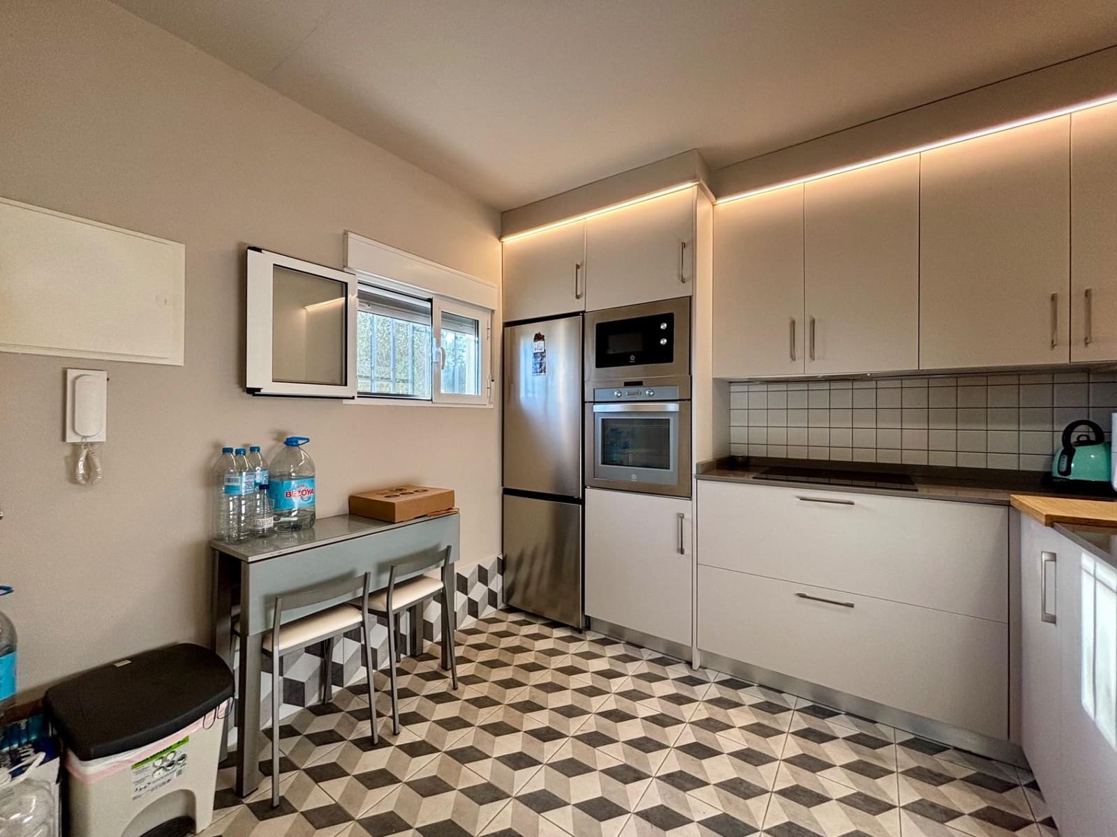 3 soveværelse Villa til salg i Matola med swimmingpool garage - € 399.000 (Ref: 9240297)