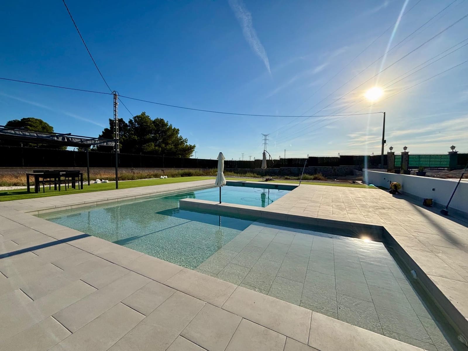 3 soveværelse Villa til salg i Matola med swimmingpool garage - € 399.000 (Ref: 9240297)