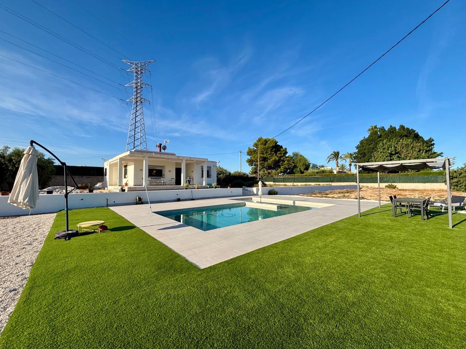 3 soveværelse Villa til salg i Matola med swimmingpool garage - € 399.000 (Ref: 9240297)