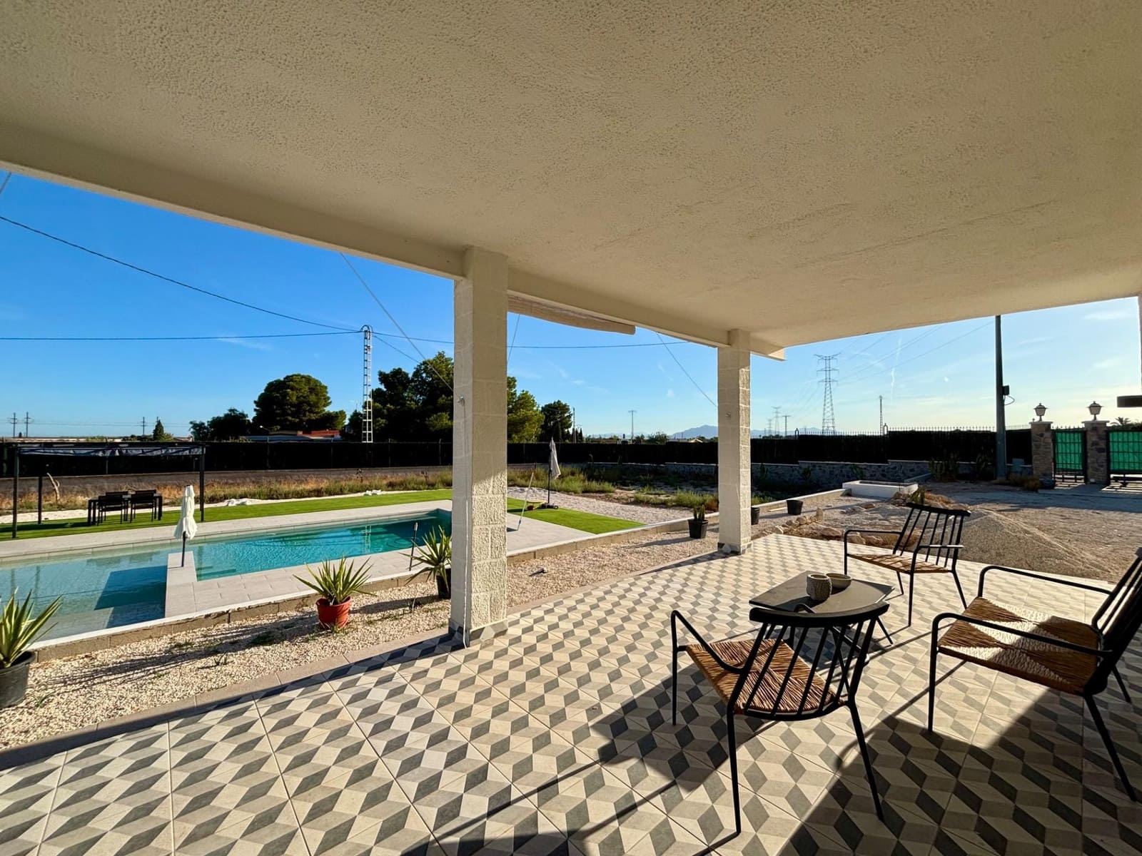 3 soveværelse Villa til salg i Matola med swimmingpool garage - € 399.000 (Ref: 9240297)