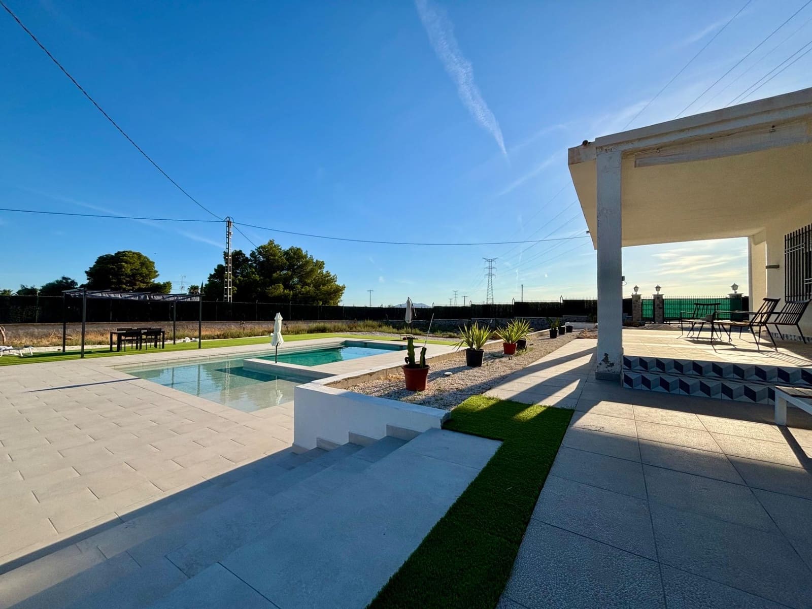 3 soveværelse Villa til salg i Matola med swimmingpool garage - € 399.000 (Ref: 9240297)