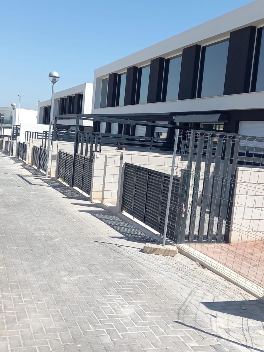 2 soveværelse Rækkehus til salg i Gran Alacant med garage - € 319.000 (Ref: 9264399)