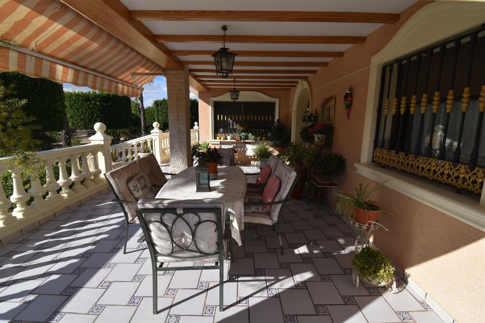 6 soveværelse Villa til salg i Perleta med garage - € 575.000 (Ref: 9269989)