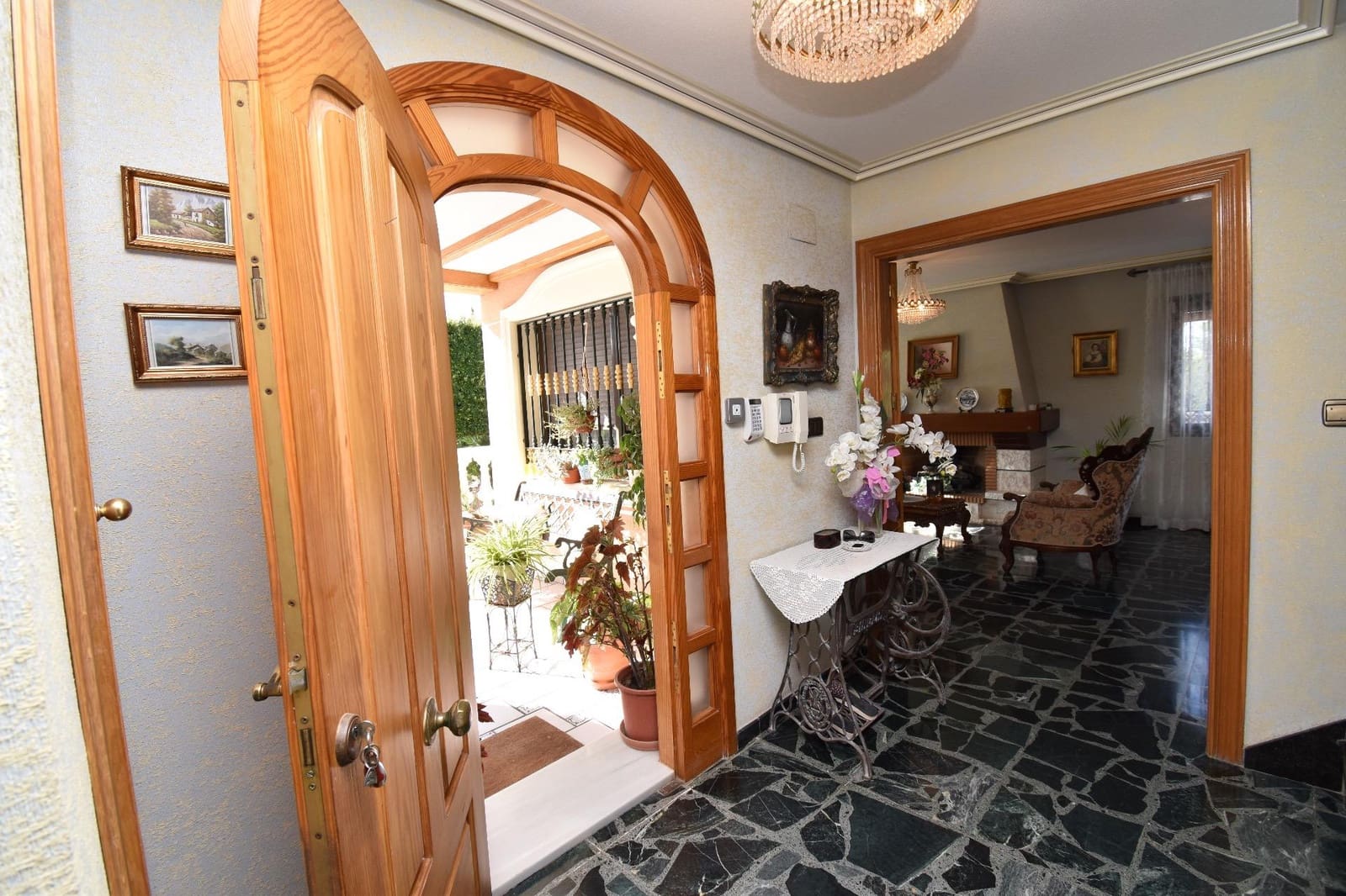 6 soveværelse Villa til salg i Perleta med garage - € 575.000 (Ref: 9269989)