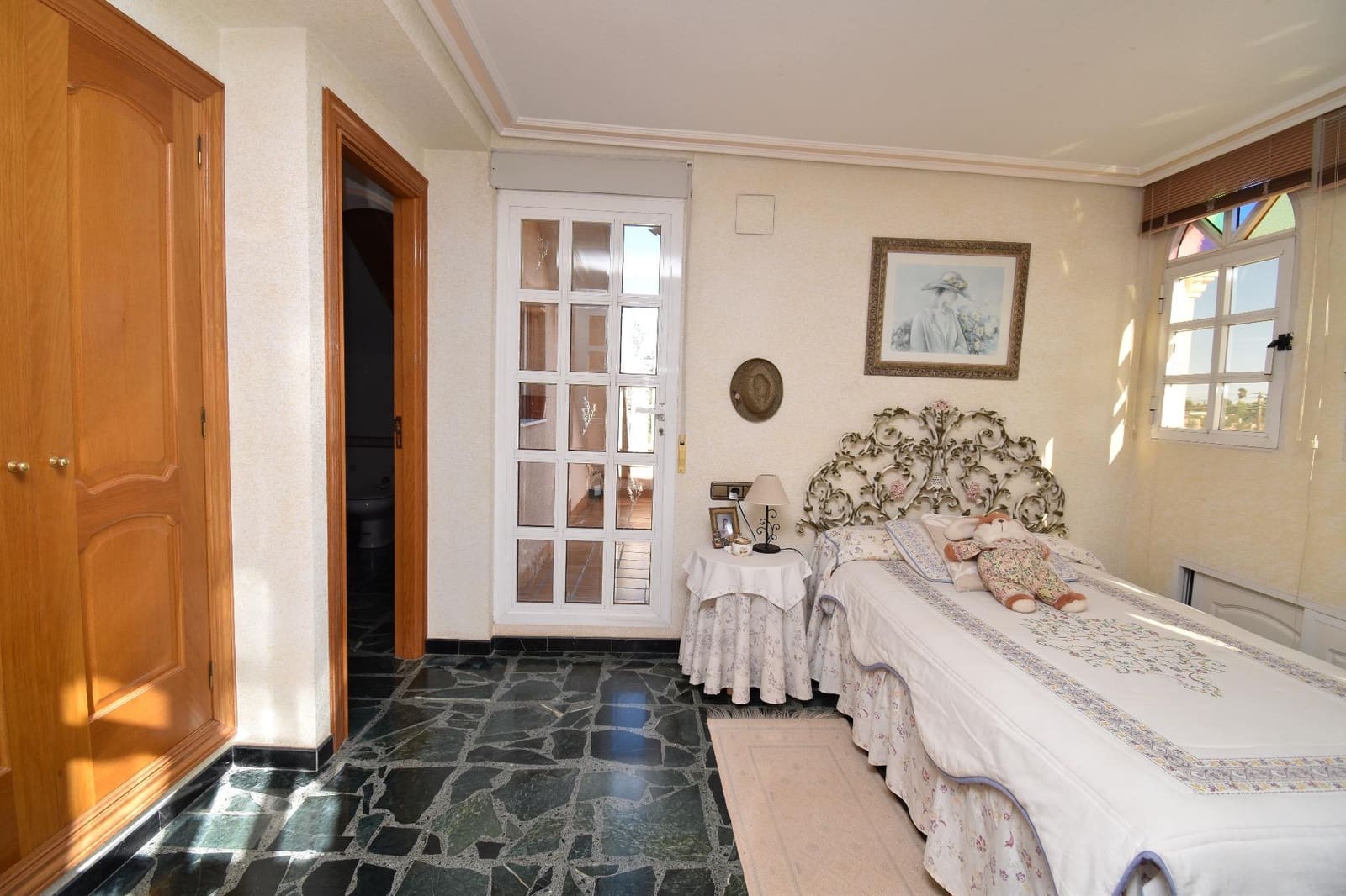 6 soveværelse Villa til salg i Perleta med garage - € 575.000 (Ref: 9269989)