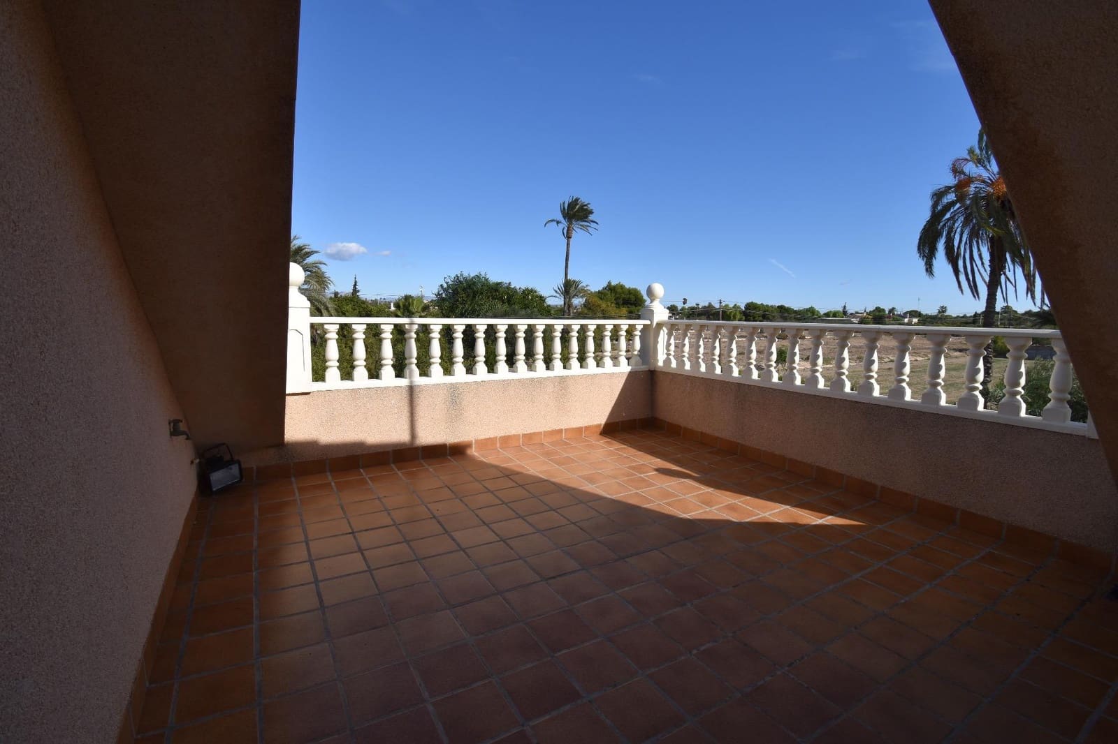 6 soveværelse Villa til salg i Perleta med garage - € 575.000 (Ref: 9269989)