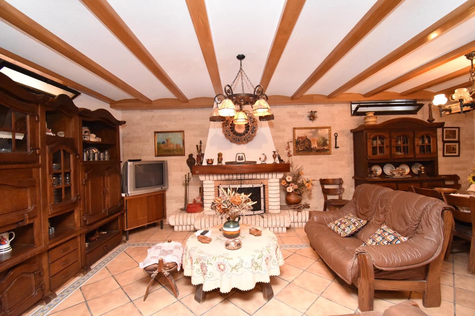 6 soveværelse Villa til salg i Perleta med garage - € 575.000 (Ref: 9269989)